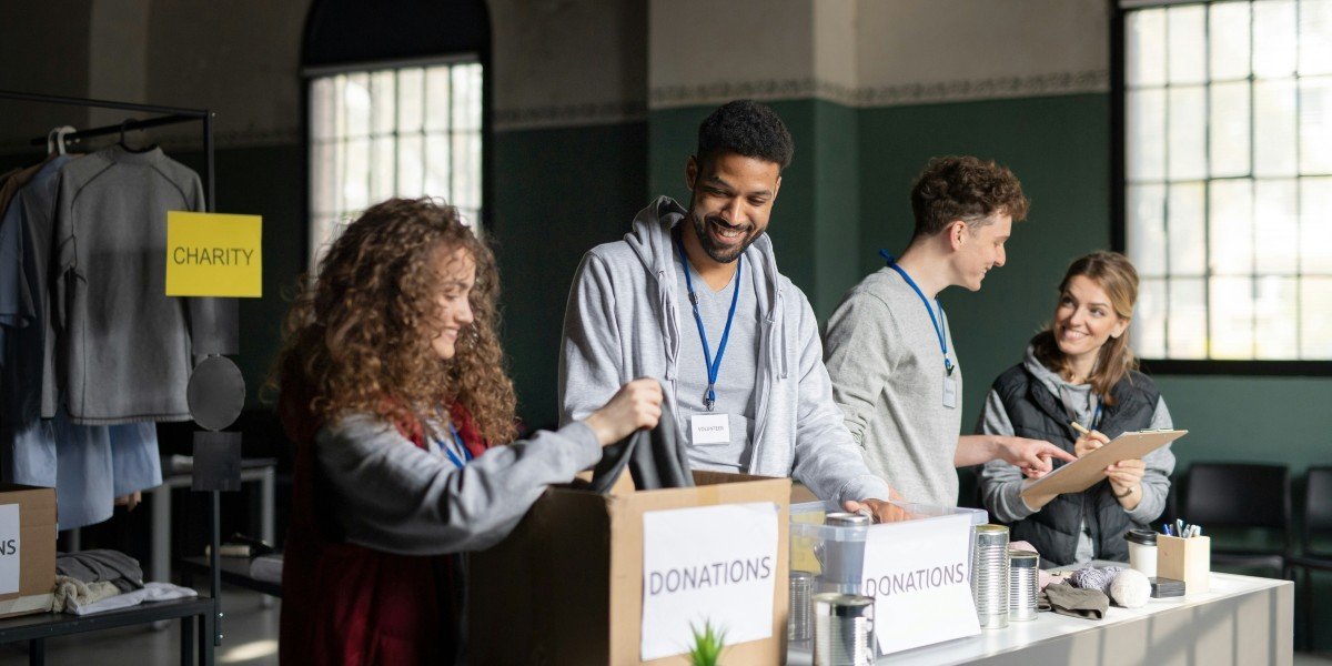 Giving Back Over the Holidays In Miami Shores How Christmas Aid Reaches Beyond Celebration (2)